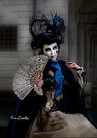 Dama-con-ventaglio